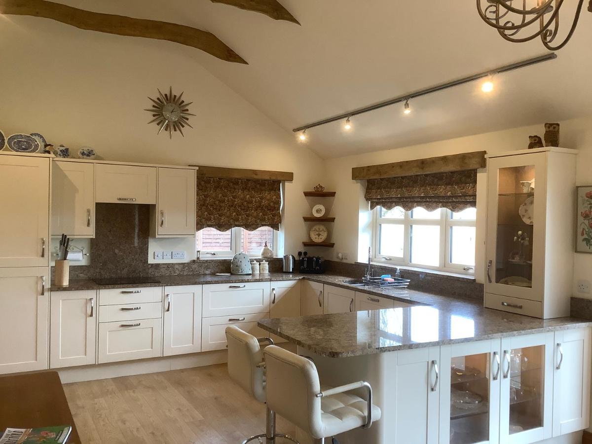 Orchard Cottage, Clematis Cottages, Stamford. Accessible Luxury Home. Buitenkant foto